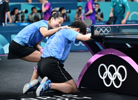 [포토]동메달 획득에 감격하는 신유빈-임종훈