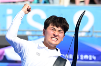 [포토]금메달 남자 양궁 김제덕, 주먹 불끈!