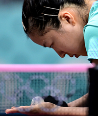 [포토]신유빈, 땀방울 송글송글