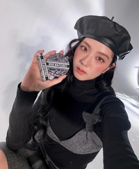 블랙핑크 지수, 베레모 쓰고 인형 같은 미모 과시