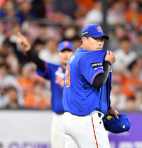 [포토]‘뭔가 꼬이는구나’ 류현진