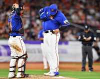 [포토]‘피치컴 허리춤에’ 류현진