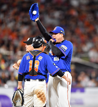 [포토]‘힘겨운 5회말’ 류현진