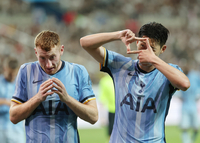 손흥민 ‘환상’ 감아차기 득점+‘찰칵’ 세리머니…토트넘, ‘일류첸코 멀티골’ 팀K리그에 4-3 승리[현장리뷰]