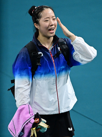 [포토]손 키스 날리는 신유빈