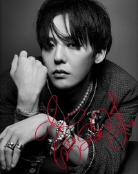 2년만 컴백 지드래곤, 새 소속사서도 활동명 그대로 쓴다. YG “대가 없이 양도”