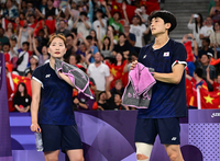 ‘높았던 만리장성’…김원호-정나은, 배드민턴 혼합복식 銀메달 [파리 2024]