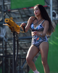 [포토]S라인의 정석을 보여주는 모델 오아희, 대포 쏩니다!