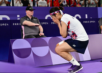 [포토]코트에 주저앉는 안세영