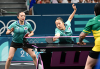 [포토]단체 16강전 치르는 전지희-신유빈