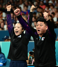 [포토]이은혜의 득점에 환호하는 신유빈