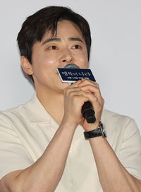 ‘행복의 나라’ 조정석 “유재명은 큰형, 이선균은 작은형…뜨거웠고 따뜻했다”