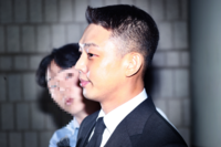 유아인, 오늘(7일) 부친상…슬픔 속 빈소 지켜