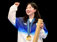 반효진 금메달→엄마 직장도 축하…아워홈, 모친 이정선 씨 초청 장학금 전달 [파리2024]