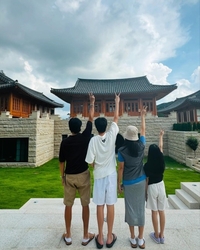 ‘400억 건물주’ 고소영♥장동건, 1박 1000만원 한옥서 여름휴가