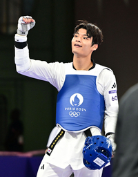 [포토]준결승 진출에 기뻐하는 서건우