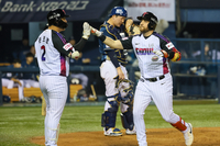 LG 타순 변화 성공, 하지만 우승 시즌 수준은 아니다···국대 두 베테랑 도약 절실하다 [SS포커스]