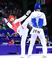 [포토]얼굴 노리는 서건우