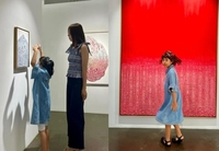 조윤희 딸 로아, 폭풍 성장...아빠 이동건 쏙 빼닮았네