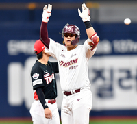 ‘♥이병헌’ 이민정, 子 준후 영상 공개… 엄마·아빠 닮은 완성형 비주얼