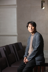 ‘행복의 나라’ 추창민 감독 “소년 같은 이선균, 스포츠카 같은 조정석” [SS인터뷰]