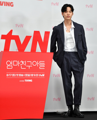 [포토]‘자신감 넘치는 수트핏’ 윤지온