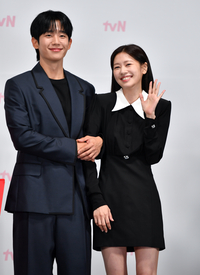 [포토]‘미소가 아름다운 두 배우’ 정해인과 정소민