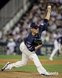 롯데, 43일 만에 ‘7위’다…두산 12-2 완파, 김진욱 4승+장단 19안타 폭발 [SS잠실in]