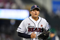 [공식] 두산베어스, 日 외국인투수 시라카와 케이쇼와 연장 계약