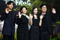 [포토] 윤계상-이정은-고민시-김윤석 ‘반갑습니다’