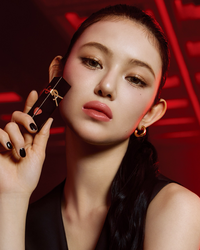 뉴진스 다니엘, 입생로랑 뷰티 ‘잉크 바이닐 틴트’ 캠페인 화보 공개