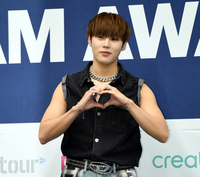 [포토] 하성운 ‘건강미 넘치는 하트’