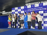 뉴진스님부터 김준호까지…‘제12회 부산국제코미디페스티벌’ 9일간의 대장정 시작 [종합]