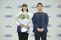 재일교포 1순위 지명 신한은행 구나단 감독 “파격 아닌 실리, 만족한다” [SS현장]