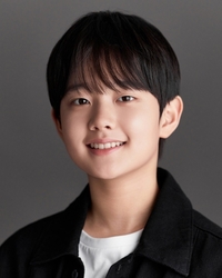 ‘기생충 조여정 아들’ 정현준, 한소희와 한솥밥 [공식]