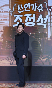 [포토] 조정석 ‘싱어송라이터 도전’