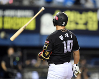 ‘황재균 동점포·장성우 연장 결승타’ 연장 KT LG 꺾고 5위 사수 [SS잠실in]