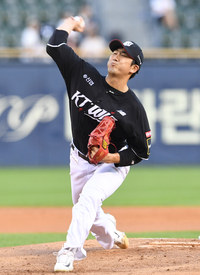 [포토]KT 선발 조이현의 역투