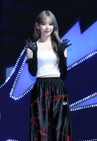 [포토]르세라핌 사쿠라, 컴백했어요!