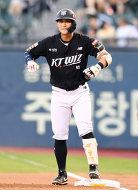 [포토]KT 배정대, 2타점 적시타 세리머니