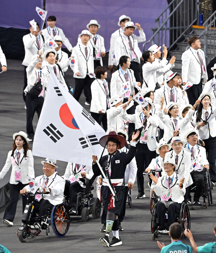 이번엔 ‘한국’ 제대로 불렀네…프랑스 ‘최초’ 패럴림픽 성대한 개회식, 12일 열전 돌입 (파리2024)