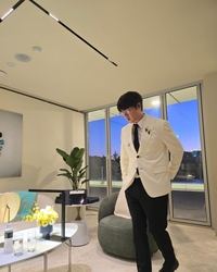 성시경, 다이어트 대성공…수억 원대 브로치 착용에 시선집중