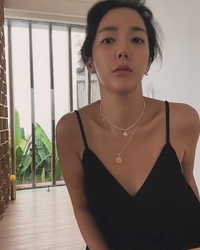 이윤진, 이범수와 이혼 후 안타까운 소식 전했다…“병은 없다”