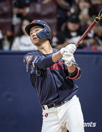 황재균 이후 7년 동안 롯데에 없었던 핫코너 파워히터, 속구를 부숴버린다 [SS스타]