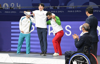 ‘걷지도 못하는’ 몸으로 동메달…태권도 주정훈 ‘미친 투혼’, 끝난 후 주저앉았다 [파리2024]