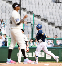 [포토]NC 데이비슨, SSG전 동점 솔로포로 시즌 39호 홈런