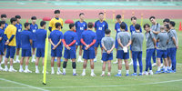 [포토] 홍명보 감독 ‘잘해 봅시다’