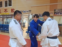 파리올림픽 유도 동메달리스트 한주엽, 모교 방문 재능기부