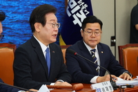 치졸한 정치보복 VS 정당한 수사...문재인 피의자 적시 두고 여야 신경전