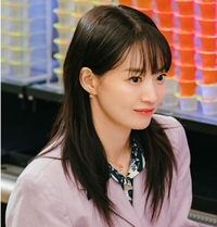 신민아, ‘편의점 프러포즈’ 받았다…본격 결혼 준비 돌입